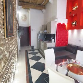 Apartment for rent for €980 per month in Florence, Via dei Serragli