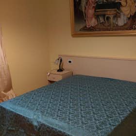 Private room for rent for €800 per month in Milan, Via Bartolomeo Eustachi