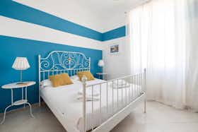 Appartement te huur voor € 1.700 per maand in Rome, Viale dello Scalo San Lorenzo