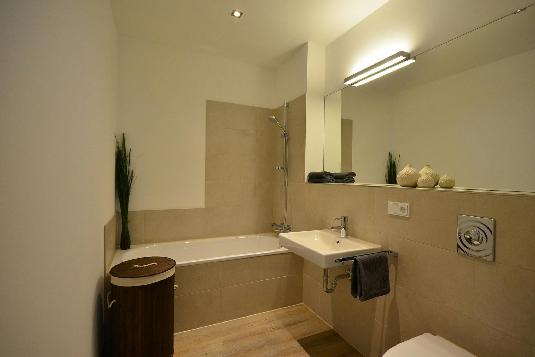 Reinickendorfer Straße, Berlin preview