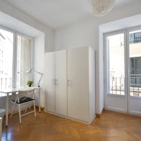 Private room for rent for €800 per month in Madrid, Calle Mesón de Paredes