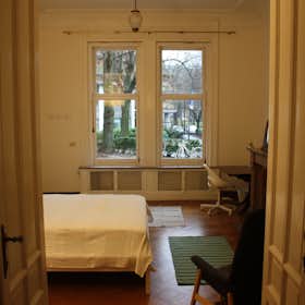 Private room for rent for €725 per month in Ixelles, Rue Caroly