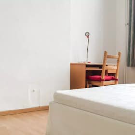 Private room for rent for €400 per month in Ixelles, Boulevard Général Jacques