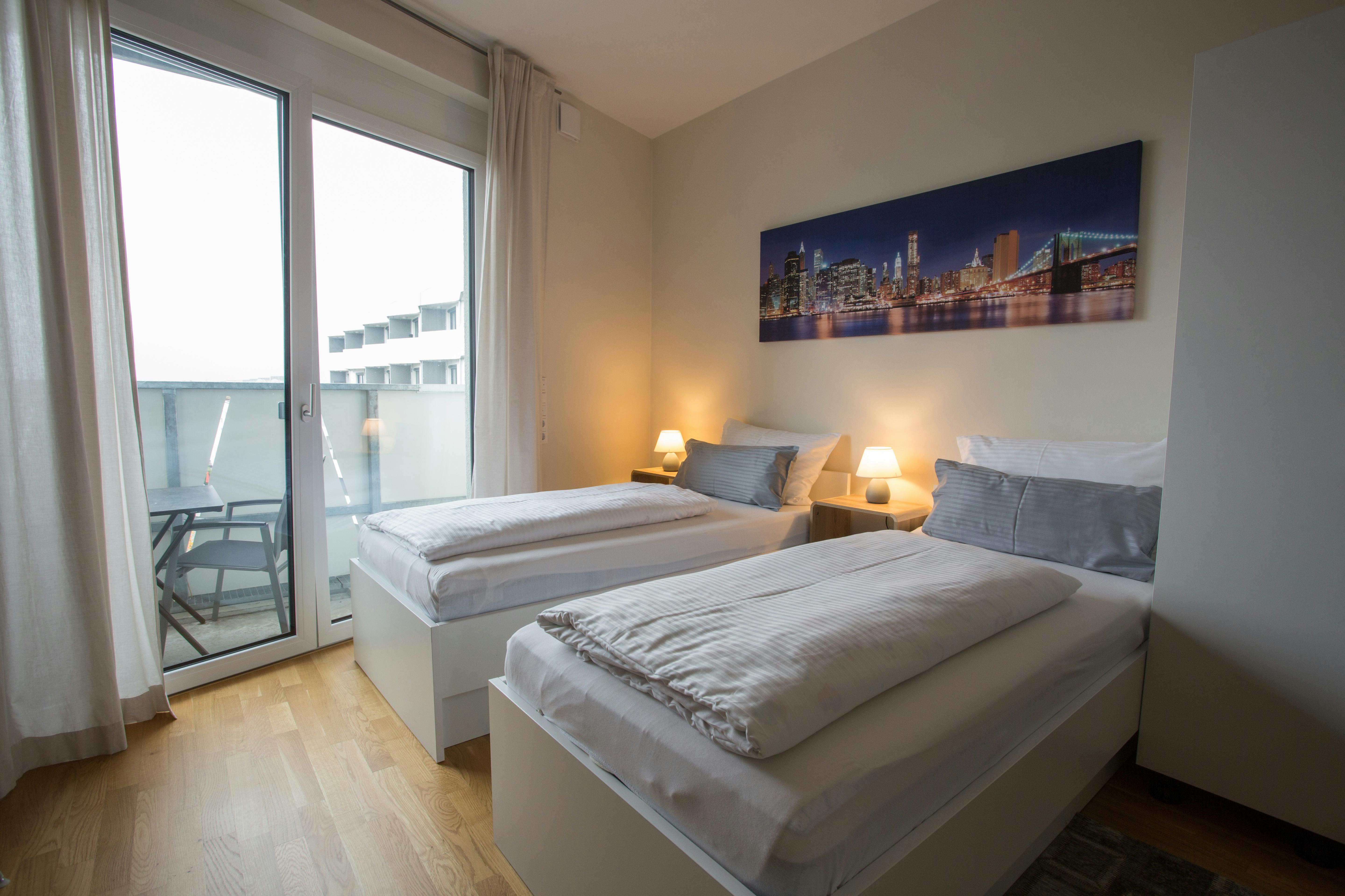 Studio for rent for €1,900 per month in Munich, Willy-Brandt-Allee