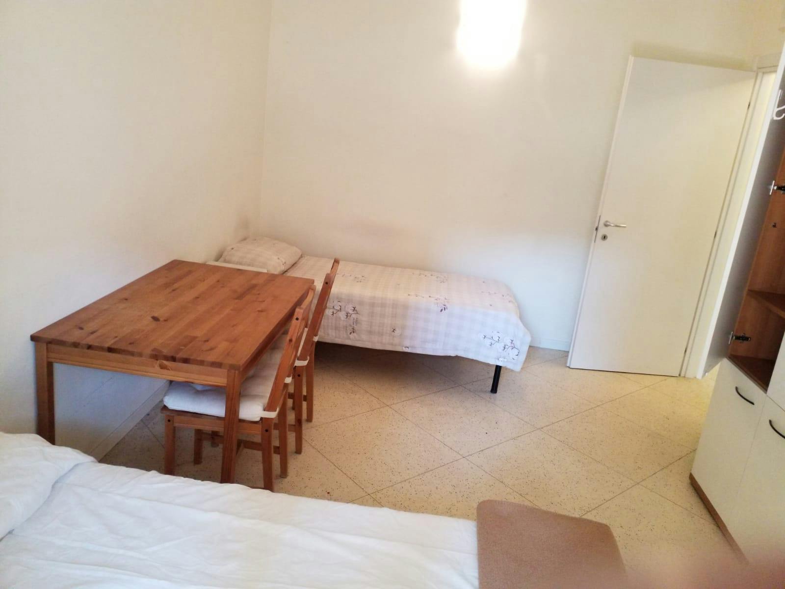Shared room in Via Gentilino, Milan (1049377) room image 1
