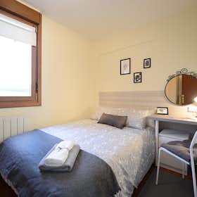 Private room for rent for €445 per month in Bilbao, Calle Larrakoetxe