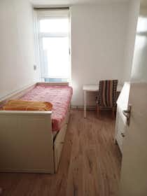 私人房间 正在以 €950 的月租出租，其位于 Amsterdam, Valkhof