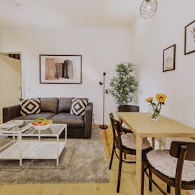 Apartment for rent for €1,800 per month in Berlin, Fehmarner Straße