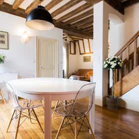 Lägenhet att hyra för 2 500 € i månaden i Dijon, Rue des Bons Enfants