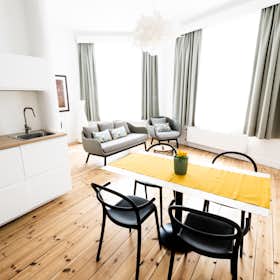 Apartment for rent for €2,200 per month in Schaerbeek, Rue de l'Orme