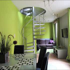 Apartment for rent for €1,000 per month in Antwerpen, Hessenplein
