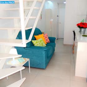 Mieszkanie do wynajęcia za 700 € miesięcznie w mieście Murcia, Calle Puerta Nueva