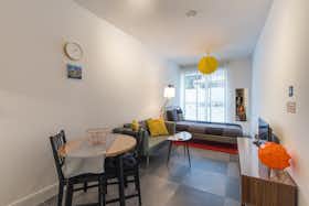 Studio for rent for €1,950 per month in The Hague, Van Geenstraat