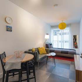Studio for rent for €2,250 per month in The Hague, Van Geenstraat