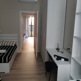 Shared room for rent for €620 per month in Milan, Via Disciplini