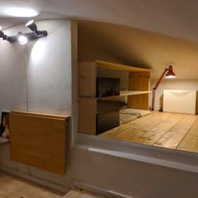 Studio for rent for €600 per month in Turin, Via Leinì