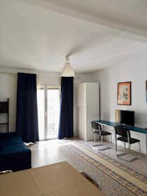 Apartment for rent for €1,350 per month in Madrid, Carrera de San Jerónimo