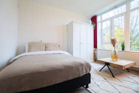 Private room for rent for €750 per month in Rotterdam, Ellewoutsdijkstraat