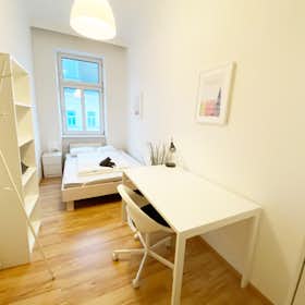 Private room for rent for €550 per month in Vienna, Koppstraße