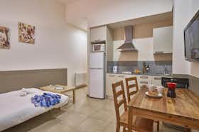 单间公寓 正在以 €1,500 的月租出租，其位于 Barcelona, Carrer de Fernández Duró