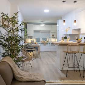 Wohnung zu mieten für 1.300 € pro Monat in Valencia, Carrer de Santa Irene
