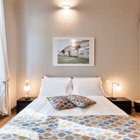 Apartment for rent for €2,100 per month in Turin, Via Conte Giambattista Bogino