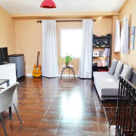 Appartement for rent for € 1.350 per month in Madrid, Carrera de San Jerónimo