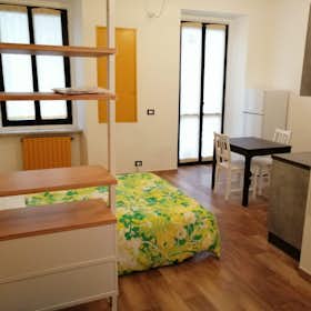 Estudio  for rent for 300 € per month in Turin, Corso Palermo