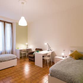 Shared room for rent for €350 per month in Milan, Via Lomellina