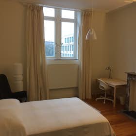 Private room for rent for €700 per month in Ixelles, Rue Caroly
