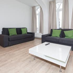 Apartment for rent for €1,450 per month in Brussels, Rue Coppens