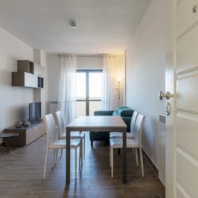 Lägenhet att hyra för 1 400 € i månaden i Rome, Via Luigi De Marchi