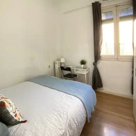 Private room for rent for €550 per month in Madrid, Calle de Velázquez