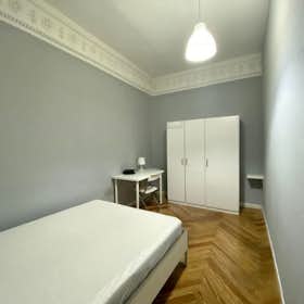 Private room for rent for €470 per month in Madrid, Calle de Velázquez