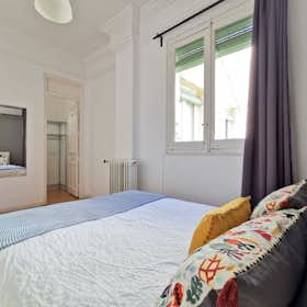 Private room for rent for €620 per month in Madrid, Calle de Velázquez