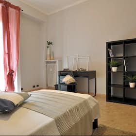 Private room for rent for €590 per month in Turin, Via Perosa