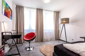 私人房间 正在以 €700 的月租出租，其位于 Frankfurt am Main, Taunusstraße