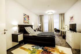 私人房间 正在以 €690 的月租出租，其位于 Frankfurt am Main, Taunusstraße