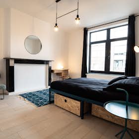 私人房间 正在以 €565 的月租出租，其位于 Charleroi, Rue Zénobe Gramme