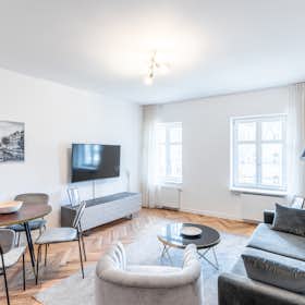Lägenhet att hyra för 2 200 € i månaden i Berlin, Brunnenstraße