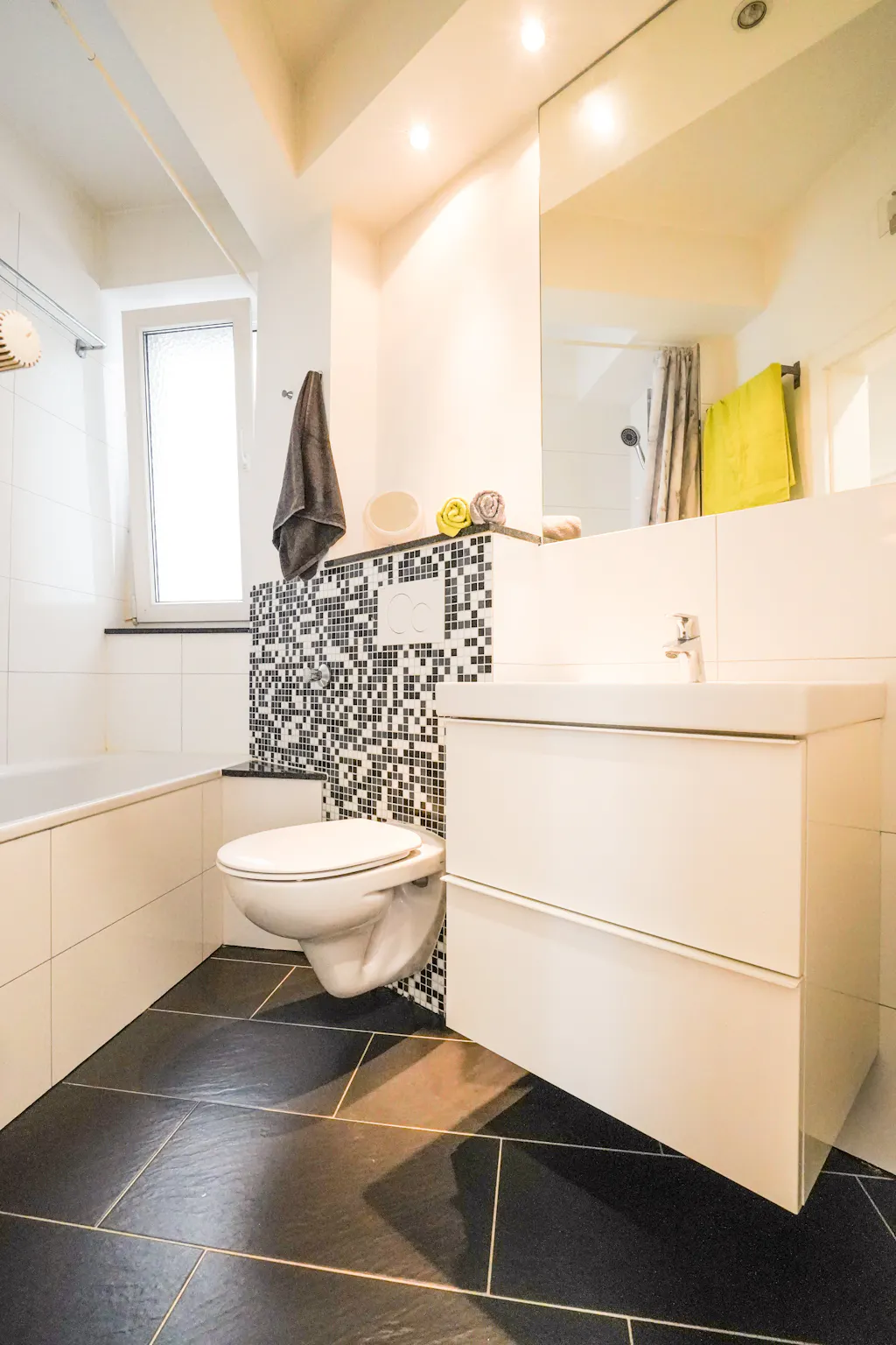2-Bedroom Apartment in Bismarckstraße, Köln (1053674) ROOM 4