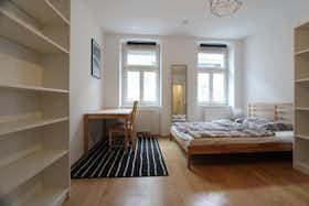 Studio for rent for €700 per month in Vienna, Gellertgasse