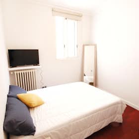 Private room for rent for €800 per month in Barcelona, Carrer del Consell de Cent