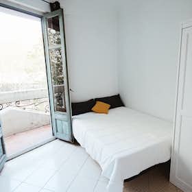 Private room for rent for €750 per month in Barcelona, Passeig de Sant Joan