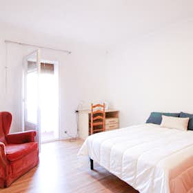 Private room for rent for €800 per month in Barcelona, Carrer de València