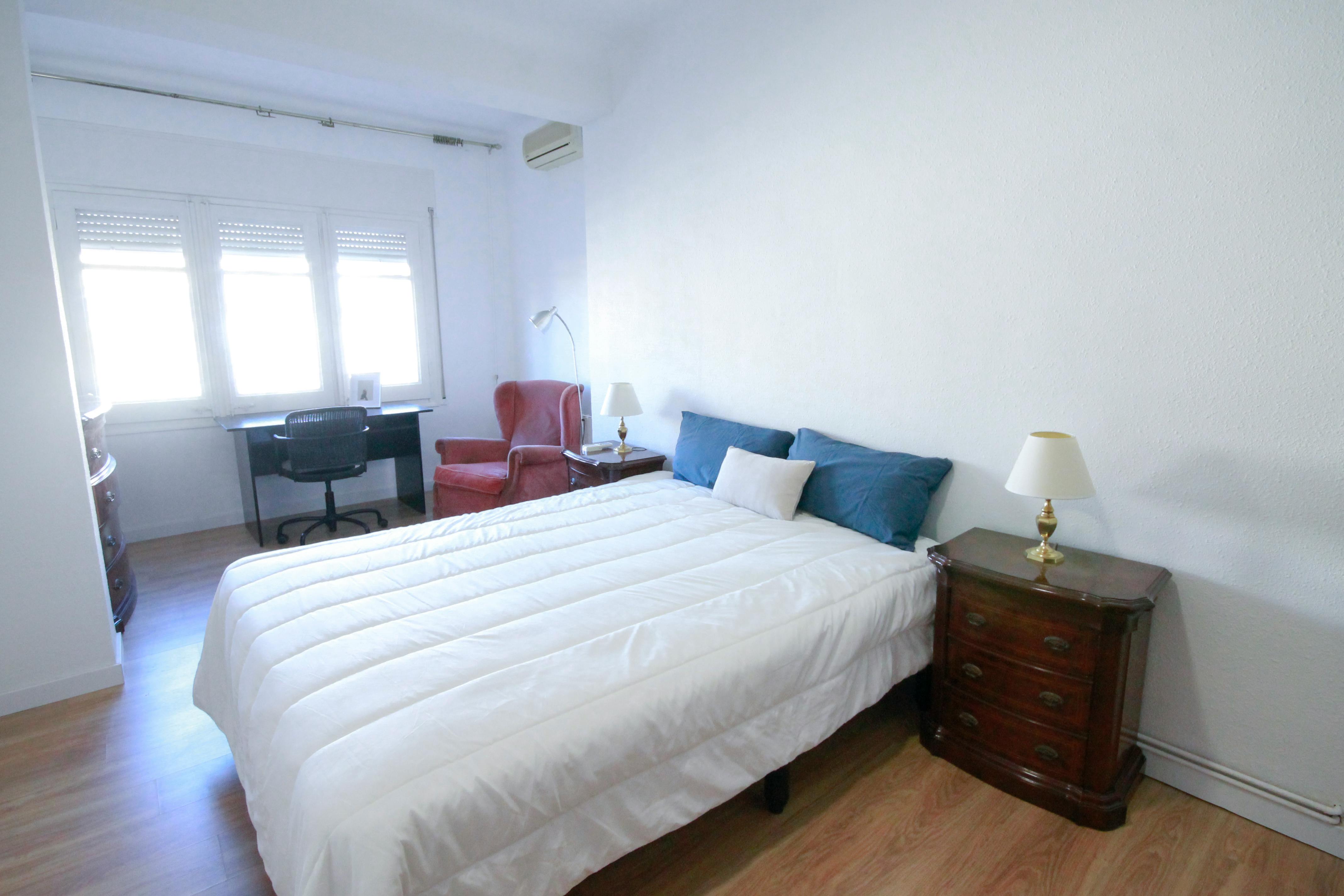 Carrer de València, Barcelona preview