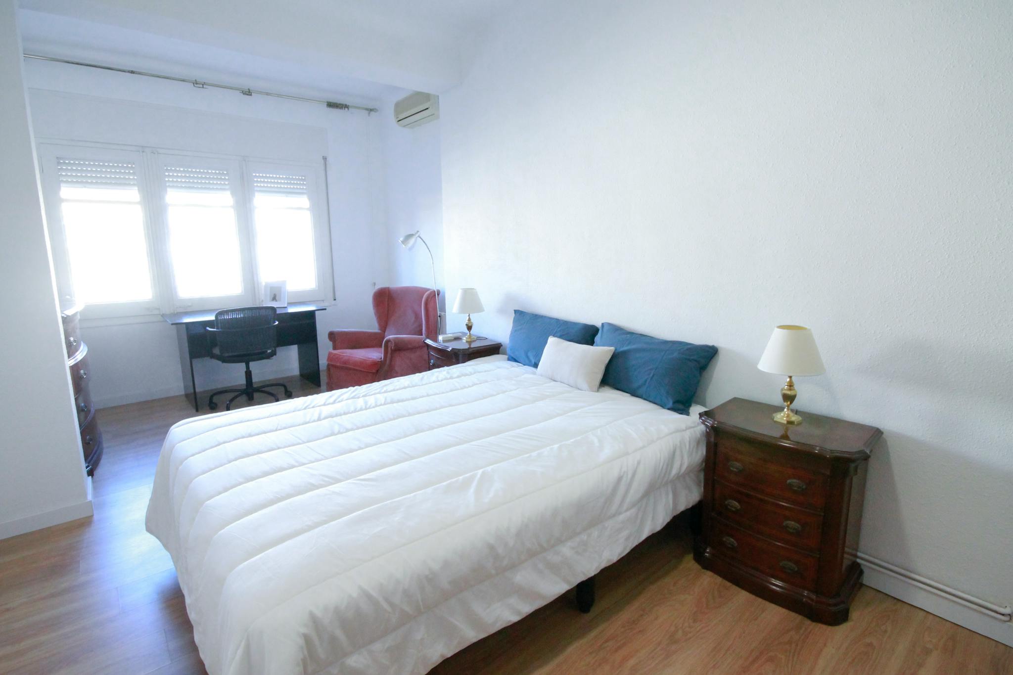 Carrer de València, Barcelona preview