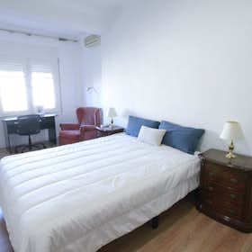 Private room for rent for €750 per month in Barcelona, Carrer de València