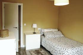 Private room for rent for €280 per month in Oviedo, Calle de San Melchor García Sampedro