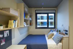 Private room for rent for €735 per month in Granada, Calle Las Acacias